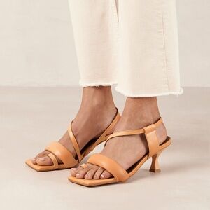 ALOHAS Asymmetrical Sandals